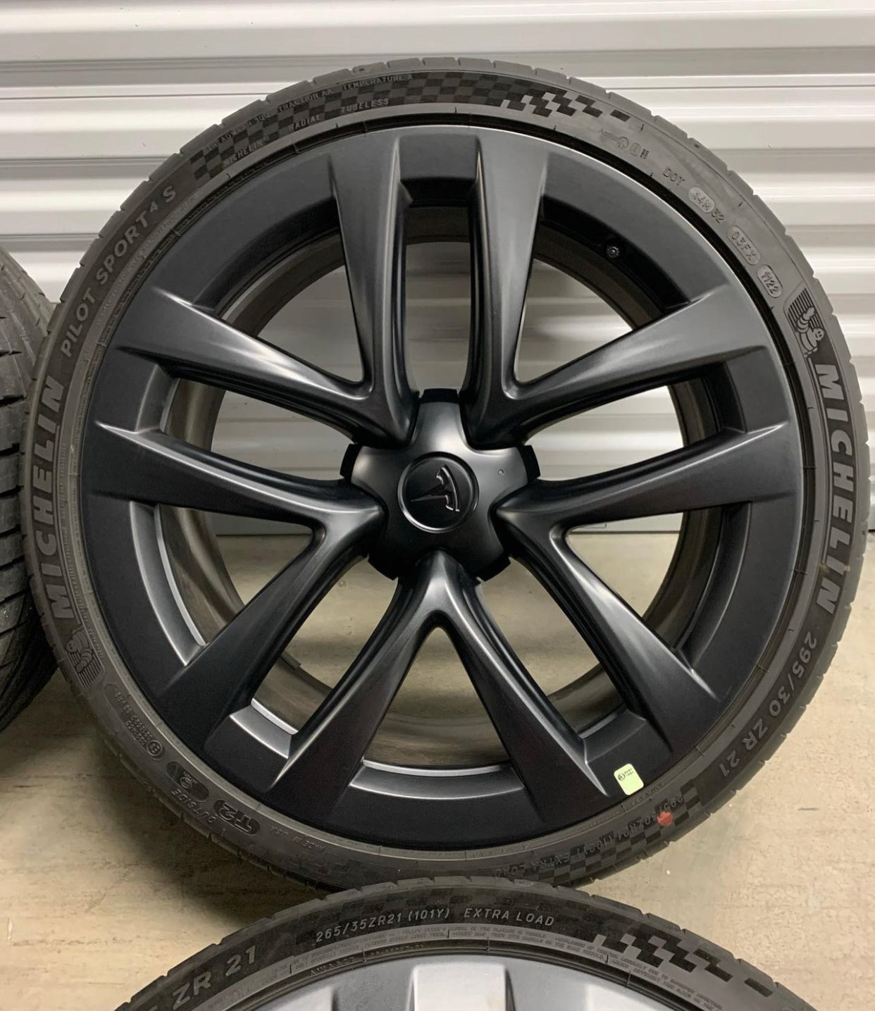 Genuine Tesla Model S Plaid 21” Wheel & Tire Set